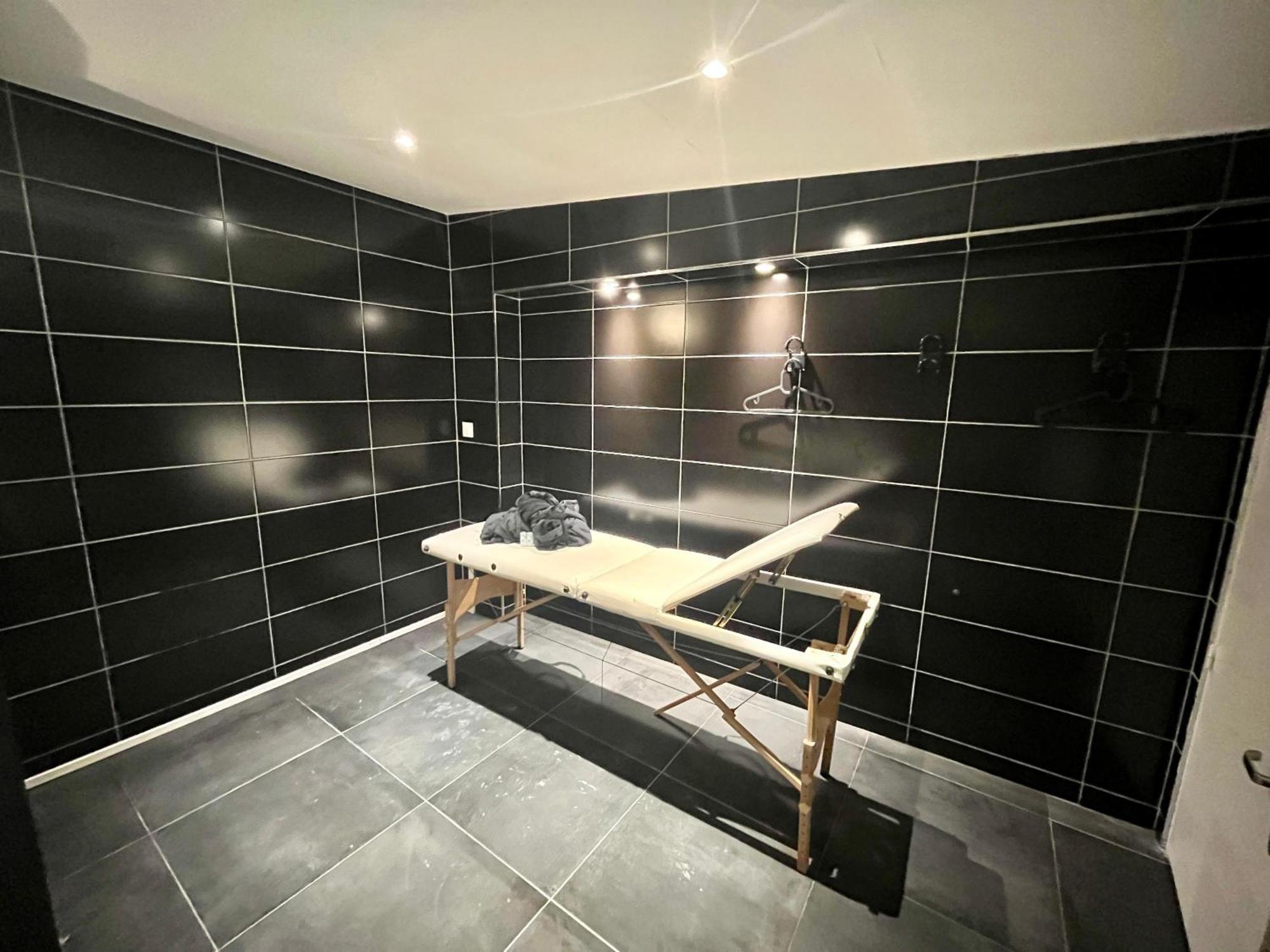 Escapade Romantique - Jacuzzi Et Parking Prive - 002 Leilighet Rouen Eksteriør bilde